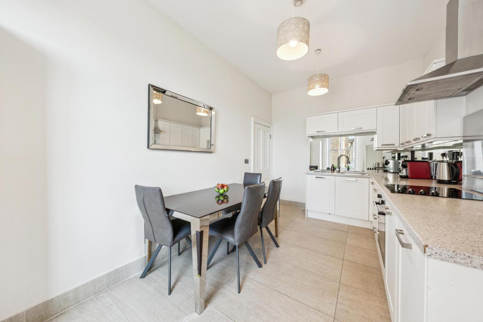 Stunning 3-bedroom In Hampstead By Staystaystay Apartment